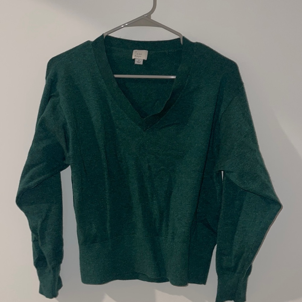 V neck sweater forest green